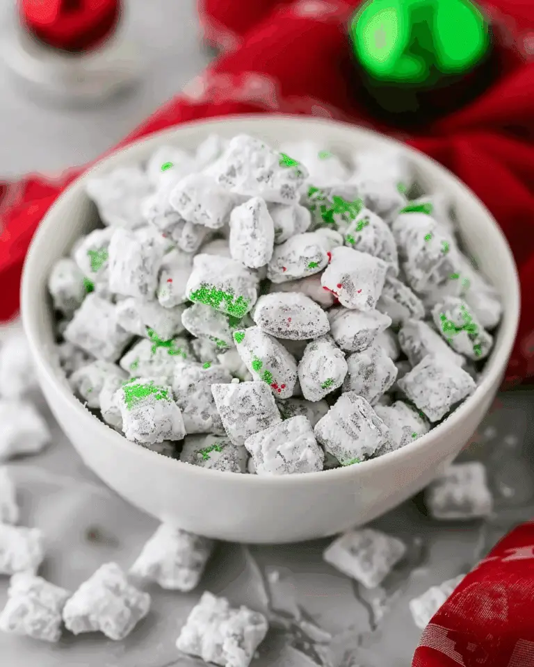 Grinch Muddy Buddies