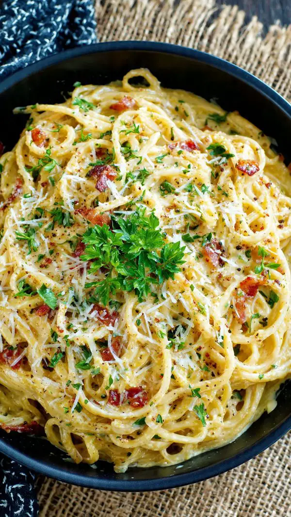 One Pot Creamy Garlic Pasta