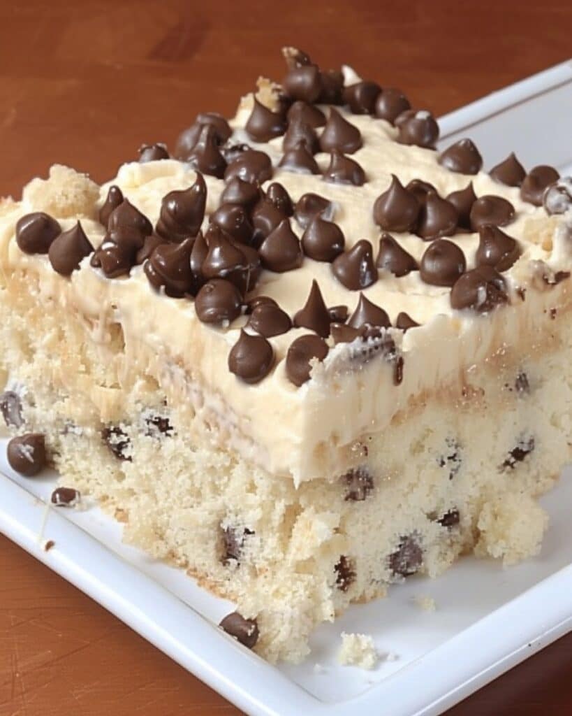 Ho to make Cannoli Poke Cake