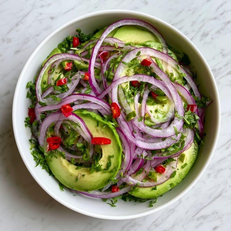 Ensalada de Aguacate con Cebolla Roja y Limón Recipe