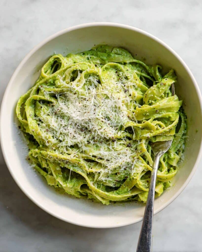 20-Minute Green Pasta with Spinach Sauce Recipe